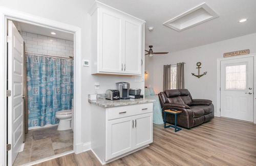 Deltaville Casa | Teenie Weenie House