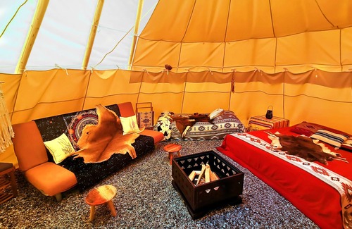 Chodouny Otro | Teepee Camp Lounky