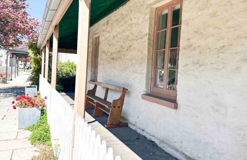 Penola Casa | Telegraph Station Stays