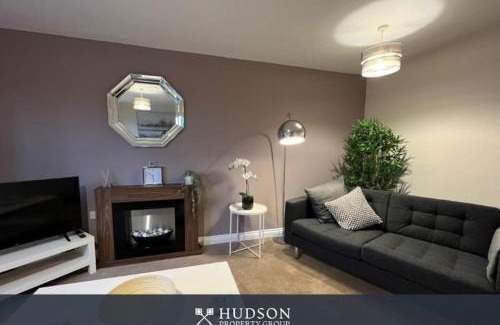 Telford Casa | Telford Townhouse with Parking and Garden