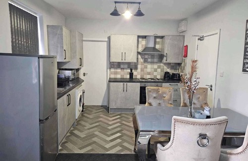 Telford Apartamento | Telford Tranquility Apartment Flat 3 for 4 Guests