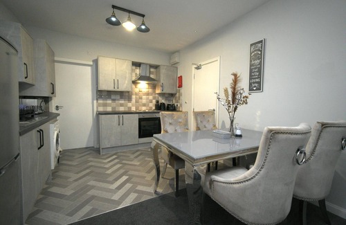 Telford Apartamento | Telford Tranquility Apartment Flat 3 for 4 Guests