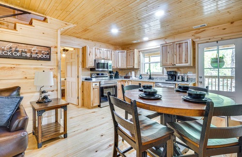 Tellico Plains Cabina | Tellico River Cabin w/ Game Room & Fire Pit!