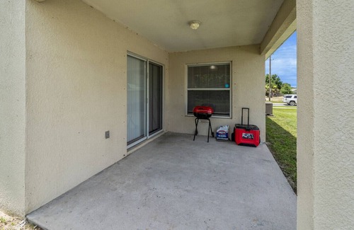 Port Malabar Casa | TellyCares Home- spacious 3/2, sleeps 8 people