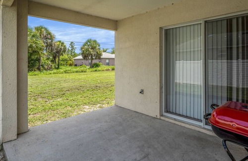 Port Malabar Casa | TellyCares Home- spacious 3/2, sleeps 8 people