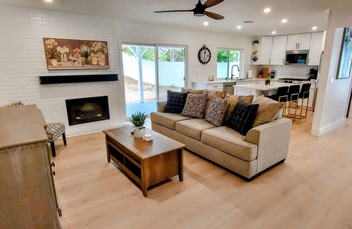 Thousand Oaks Casa | Temp Housing For Insurance/Work/Travel/Remodel!