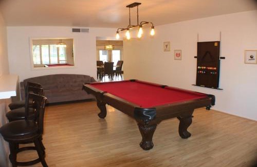 Tempe Casa | Tempe Escape with Heated Pool, Billiards & Firepit Fun