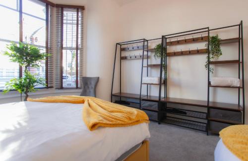 Vassall Apartamento | Templar large garden flat