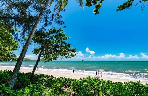Palm Cove Apartamento | Temple 121 Modern Spacious Palm Cove 2 Brm 2 Bth Resort Apartment With Courtyard