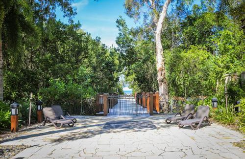 Palm Cove Apartamento | Temple 121 Modern Spacious Palm Cove 2 Brm 2 Bth Resort Apartment With Courtyard