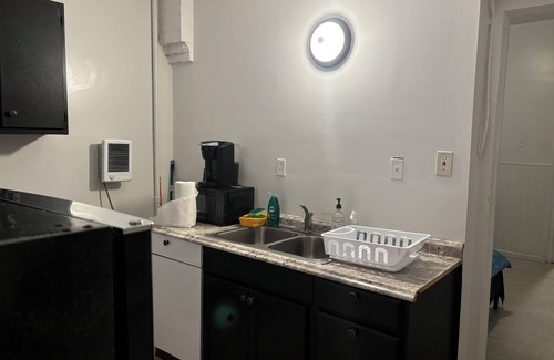 North Philadelphia Apartamento | Temple Hospital First Floor with Backyard