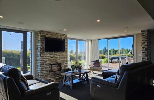 Twizel Casa | Templeton's Stone stay