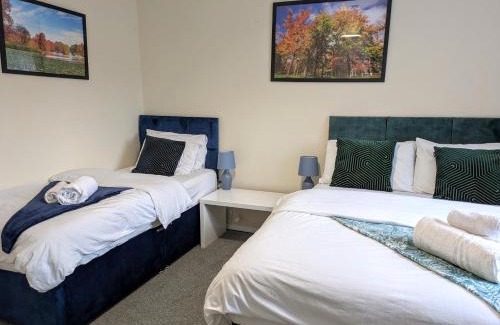 Telford Casa | Tempting Telford 4 bed house