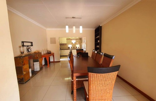 Mahikeng Cabina | Tenacity Mafikeng Guesthouse - 4
