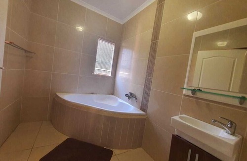 Mahikeng Casa | Tenacity Mafikeng Guesthouse - 4 in Mahikeng