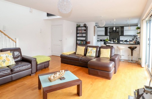 North Walsham Casa | TENISON HOUSE, family friendly, with a garden in North Walsham