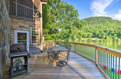 Chattanooga Casa | Tenn River Cabin with Hot Tub - 10 Mi to Chattanooga