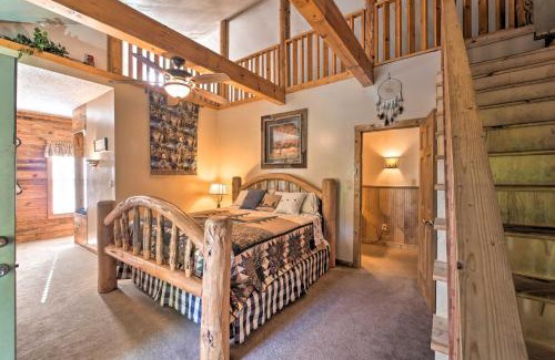 Chattanooga Casa | Tenn River Cabin with Hot Tub - 10 Mi to Chattanooga