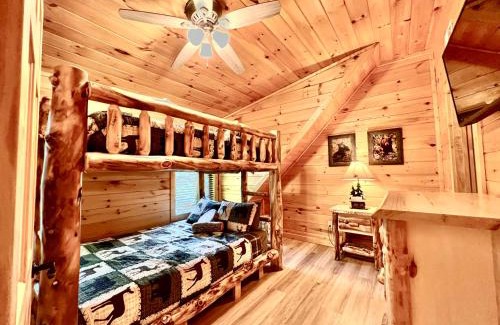 Pigeon Forge Casa | Tennessee Oasis Pool Cabin