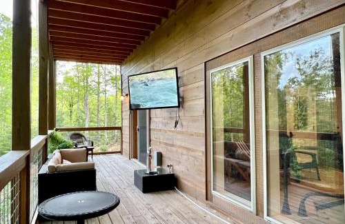 Pigeon Forge Casa | Tennessee Oasis Pool Cabin