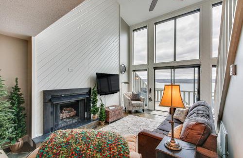 Counce Casa | Tennessee River Vacation Rental with Deck and View!