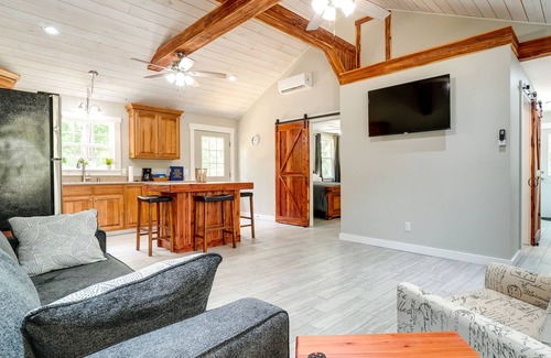 Holladay Cabina | Tennessee Vacation Rental ~ 2 Mi to River