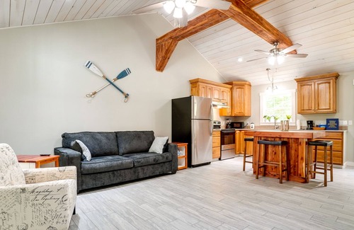 Holladay Cabina | Tennessee Vacation Rental ~ 2 Mi to River