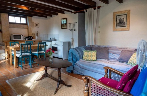 Juignac Cabaña | Tennis court and pool, and amazing views.