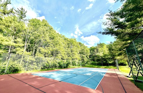 Canfield Cabina | Tennis court