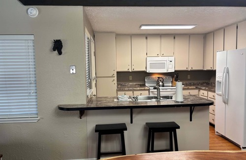 Tennis Village Condominio | 64 Tennis Village | 2 BR / 2 BA, Sleeps 6