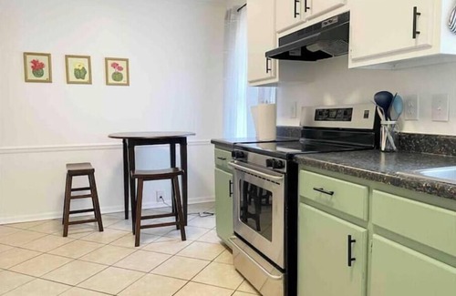 Decatur Casa | Tennyson House-3 bedrooms of convenience and ease