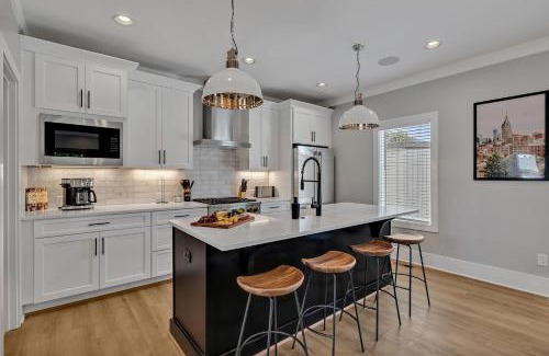 Berry Hill Casa | Tenor - Private Rooftop - 8 mins to Broadway