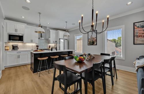Berry Hill Casa | Tenor - Private Rooftop - 8 mins to Broadway
