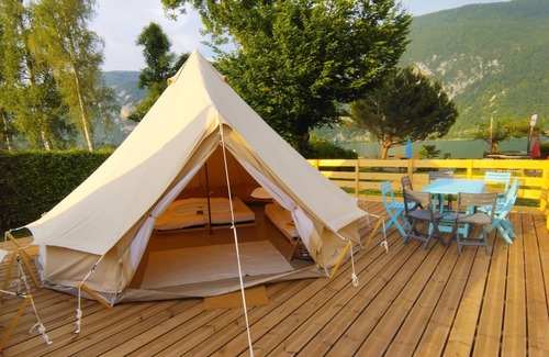 Novalaise Alquiler De RV | Tent-Premium-Ensuite with Shower