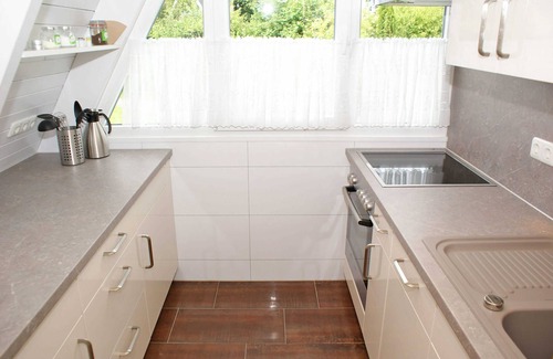 Damp Casa | - con valla y buena propiedad - casa de techo de carpa con equipamiento moderno y W-LAN