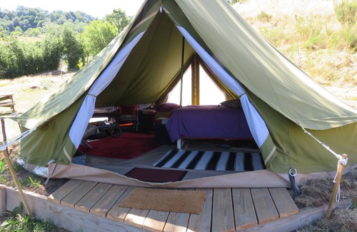 Thiezac Alquiler De RV | Tente en Site Isolé et Naturel à 1000 Mètre D'altitude