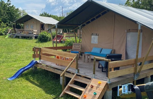 Jayac Alquiler De RV | Tente Safari Équipée, Piscine, Camping Familial, Salle de Bain Privé