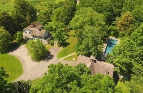 Great Barrington Alquiler De RV | Tentrr Signature Site - Great Barrington Glamping With Goats and Bunnies on Prop