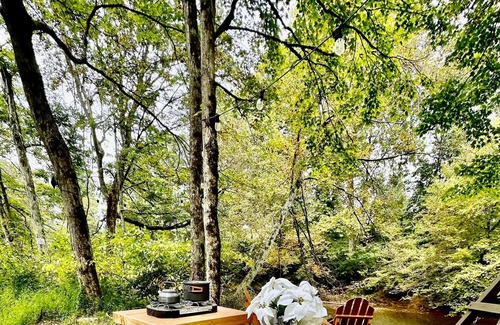 Clarksville Alquiler De RV | Tentrr Signature Site - Lost in the Woods