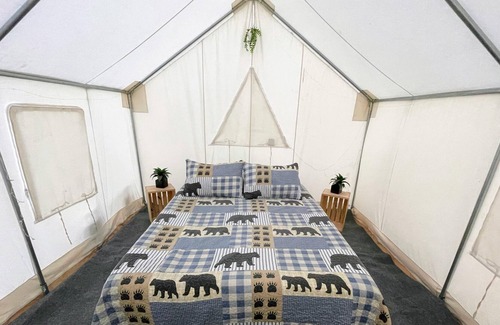 Hamlin Alquiler De RV | Tentrr Signature Site - Lakeview Glampsite "Lakeside Lounge" (G2)