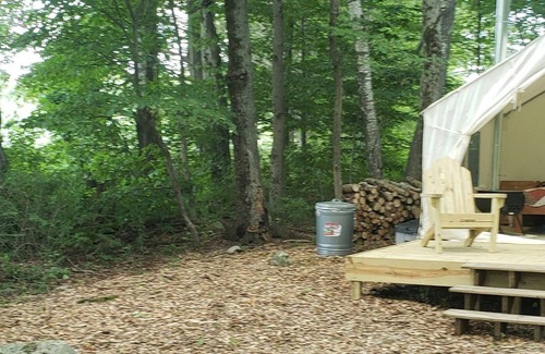 Litchfield Alquiler De RV | Tentrr - Meadow Ridge Farm Woods