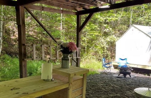 Sylva Alquiler De RV | Tentrr Signature Site - Honeybee Homestead