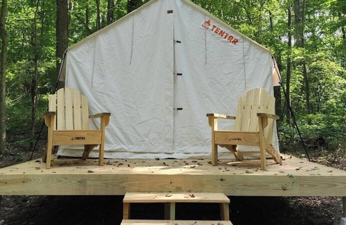 Logan Alquiler De RV | Tentrr Signature Site - Lazy Ferret Glamping - Morel Hill