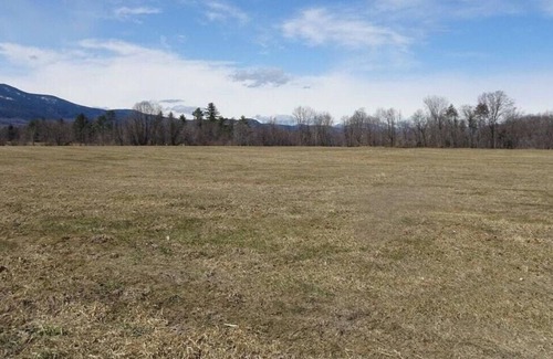 North Conway Alquiler De RV | Tentrr - River's Edge Mountain Valley