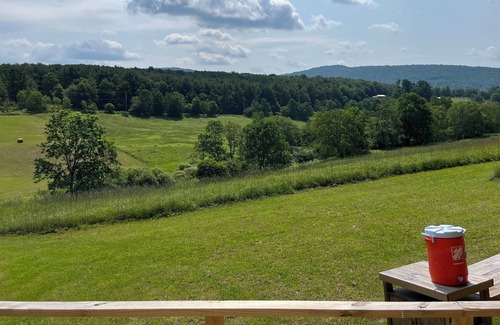 Bovina Center Alquiler De RV | Tentrr Signature Site - Emerald Farm in the Land of Bovina (tent 2)