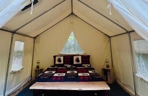 Bruceton Mills Alquiler De RV | Tentrr Signature Site - Creekside Camp Signature Site at Whitewater Preserve