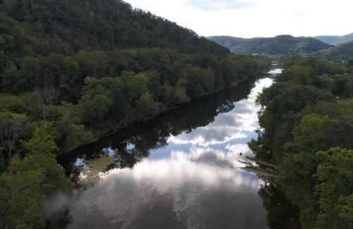Pence Springs Alquiler De RV | Tentrr Signature Site - Stearman