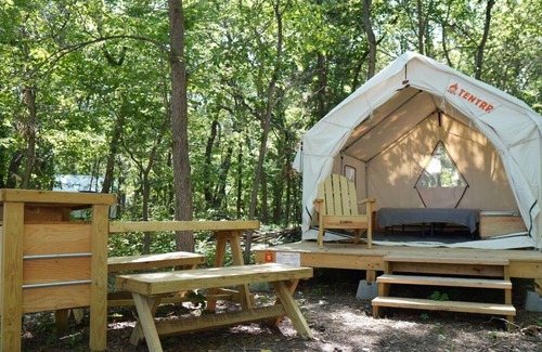 Burbank Alquiler De RV | Tentrr State Park Site - Nebraska Ponca State Park River Vista G Double Camp