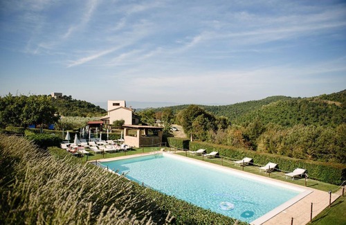 Gualdo Cattaneo Apartamento | Tenuta di Forte Sorgnano | Farmhouse with pool