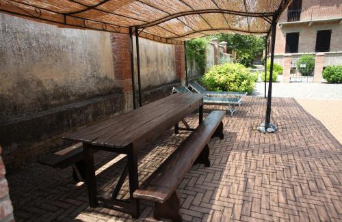 Serralunga di Crea Casa | Tenuta Guazzaura